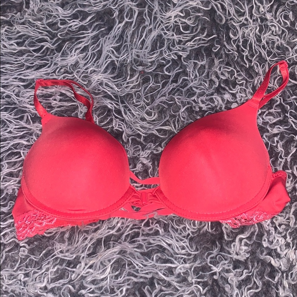 XOXO Red Laced Push-up Bra. (hook placed in front)